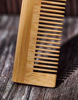 Peigne en bois de bambou
