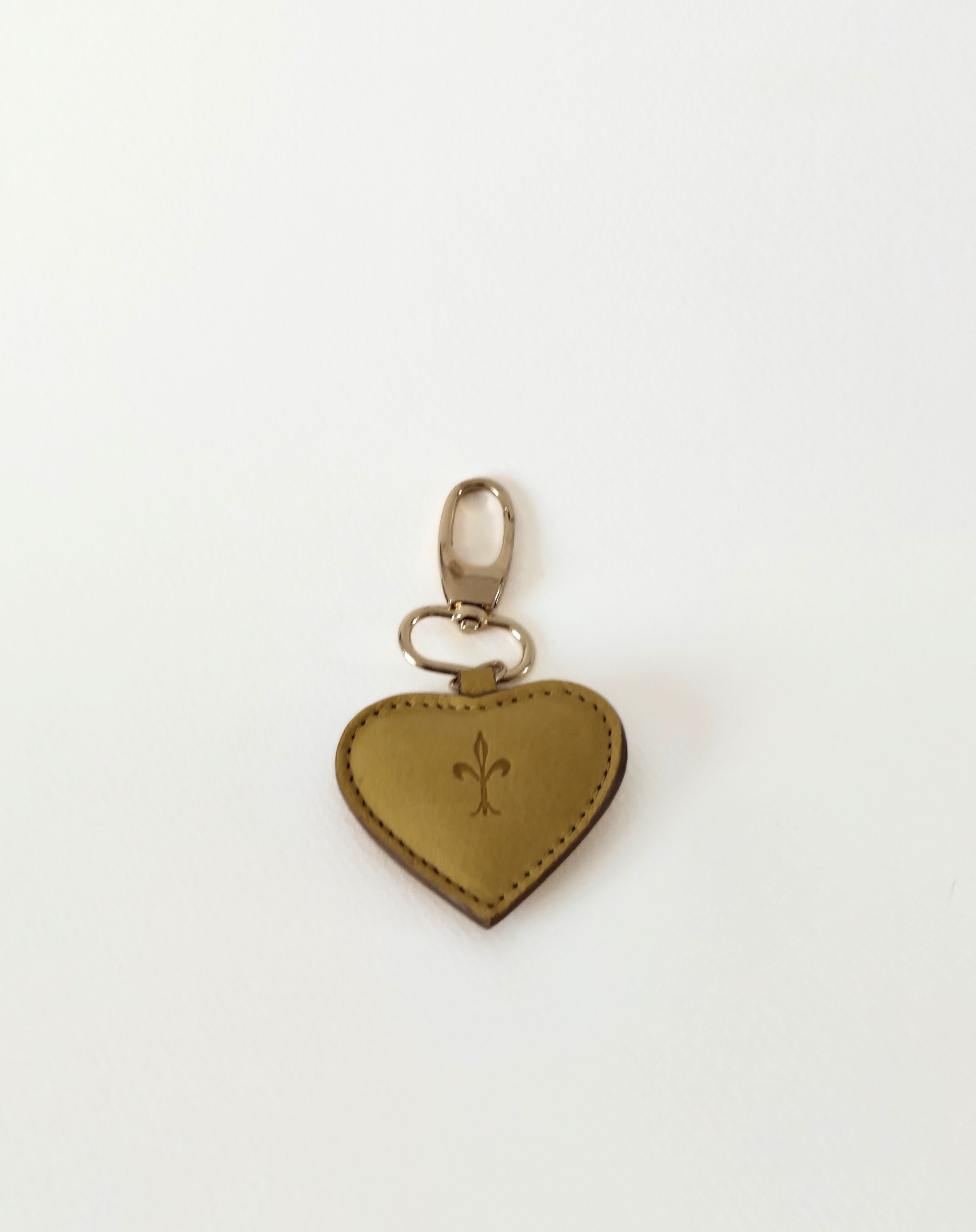 Porte-clés Cœur en Chutes de cuir, Coloris au choix