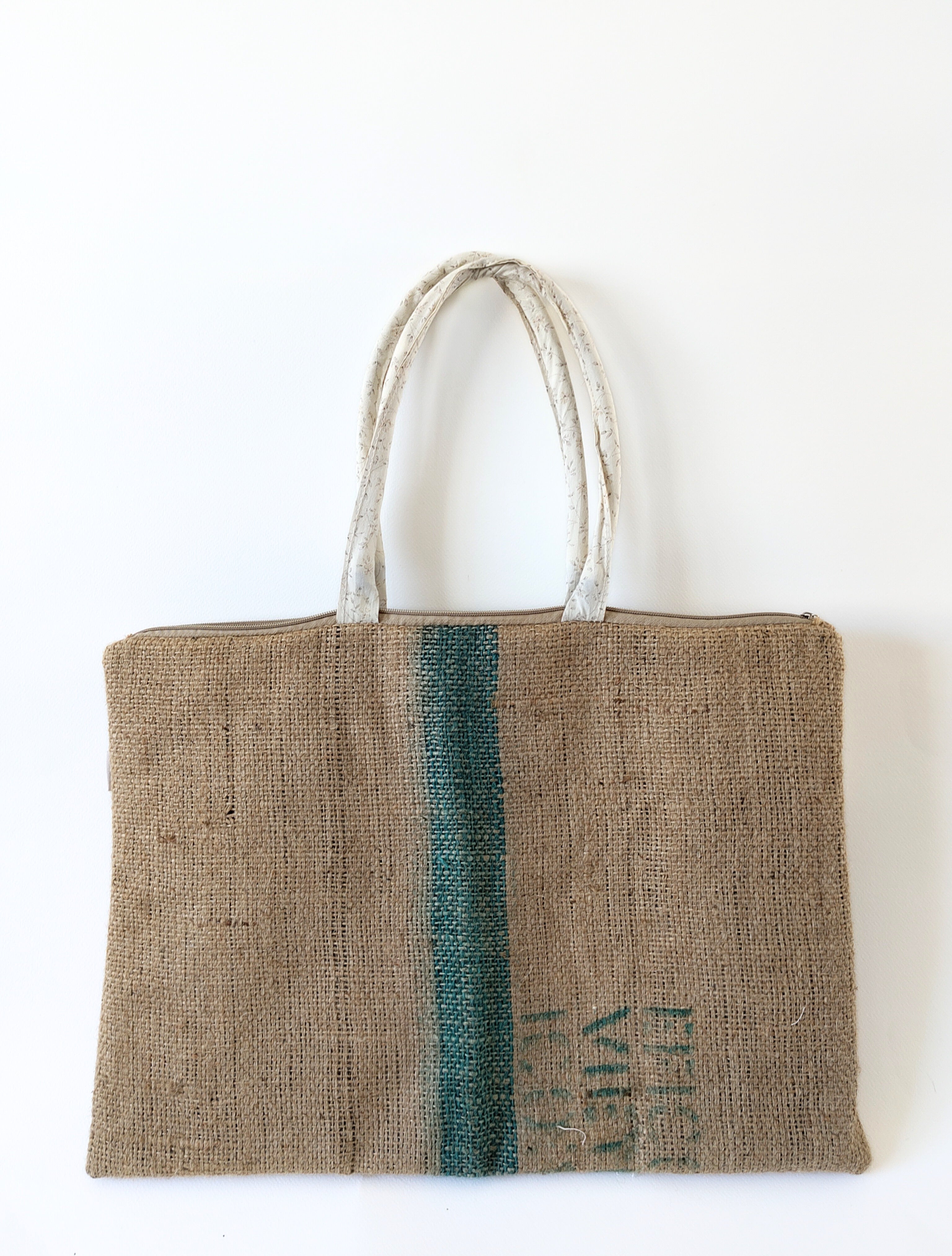 Le Sac Café – Lignes Simples, Âme Voyageuse 4