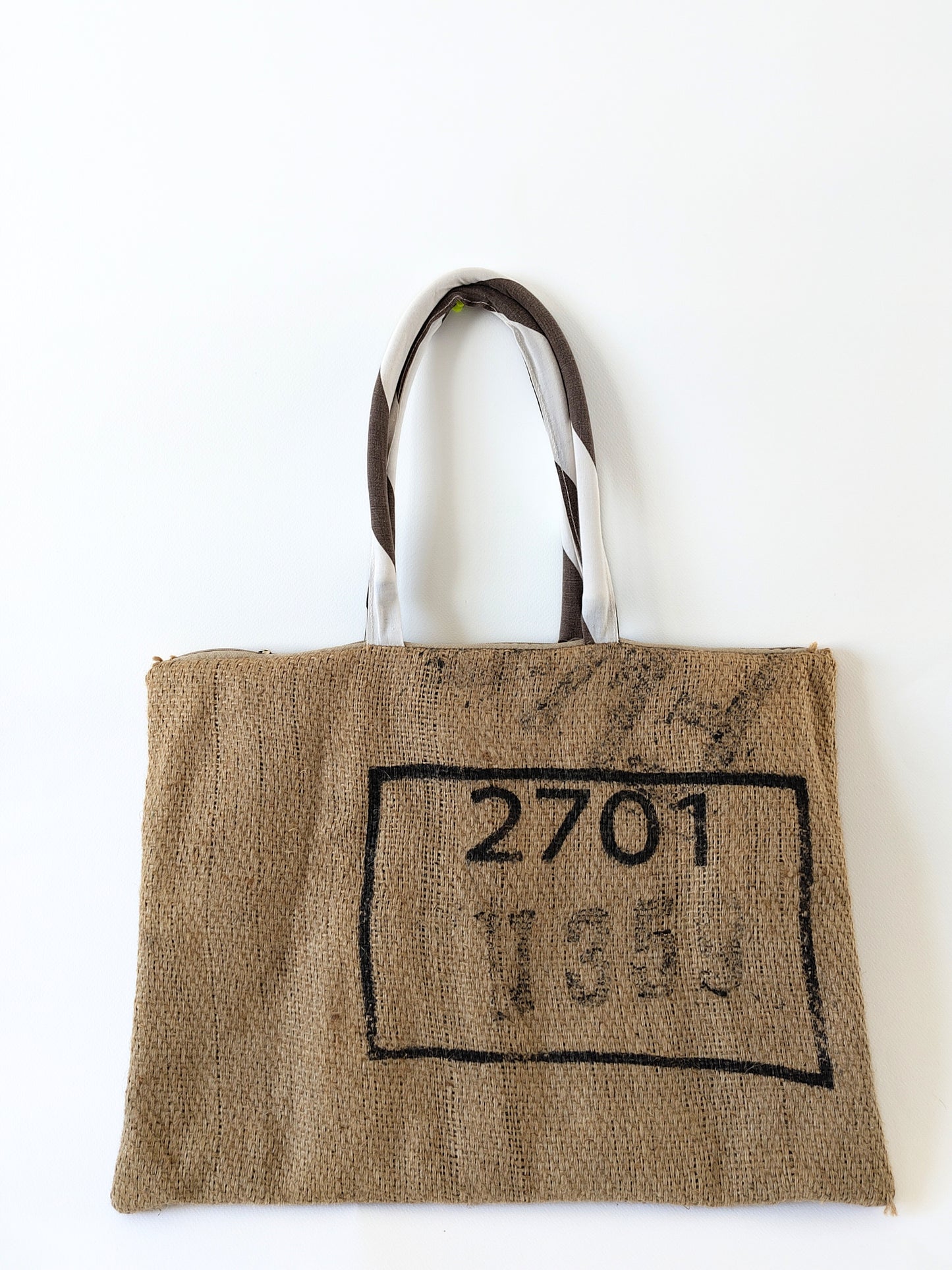Le Sac Café – Lignes Simples, Âme Voyageuse 1