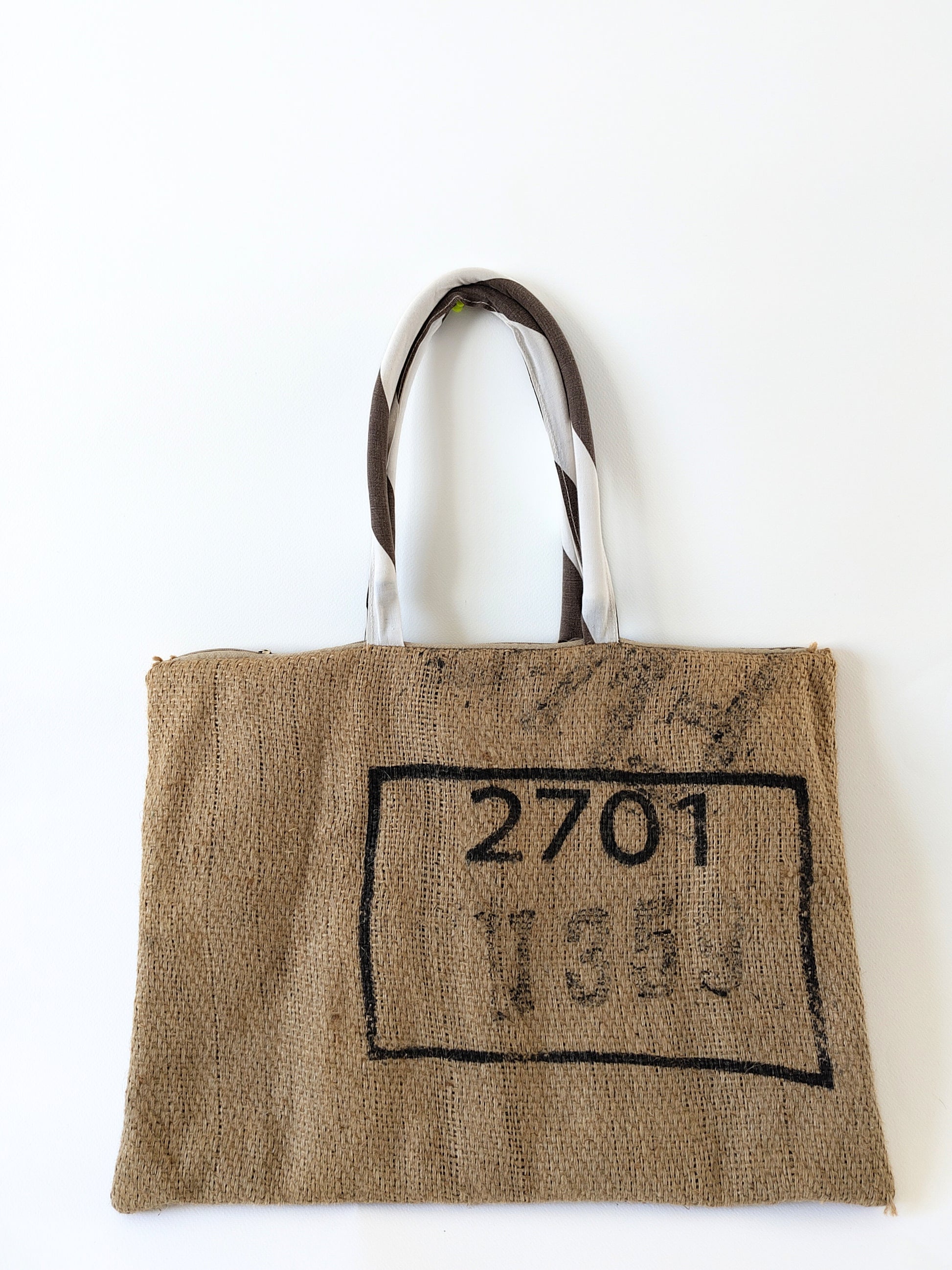Le Sac Café – Lignes Simples, Âme Voyageuse 1